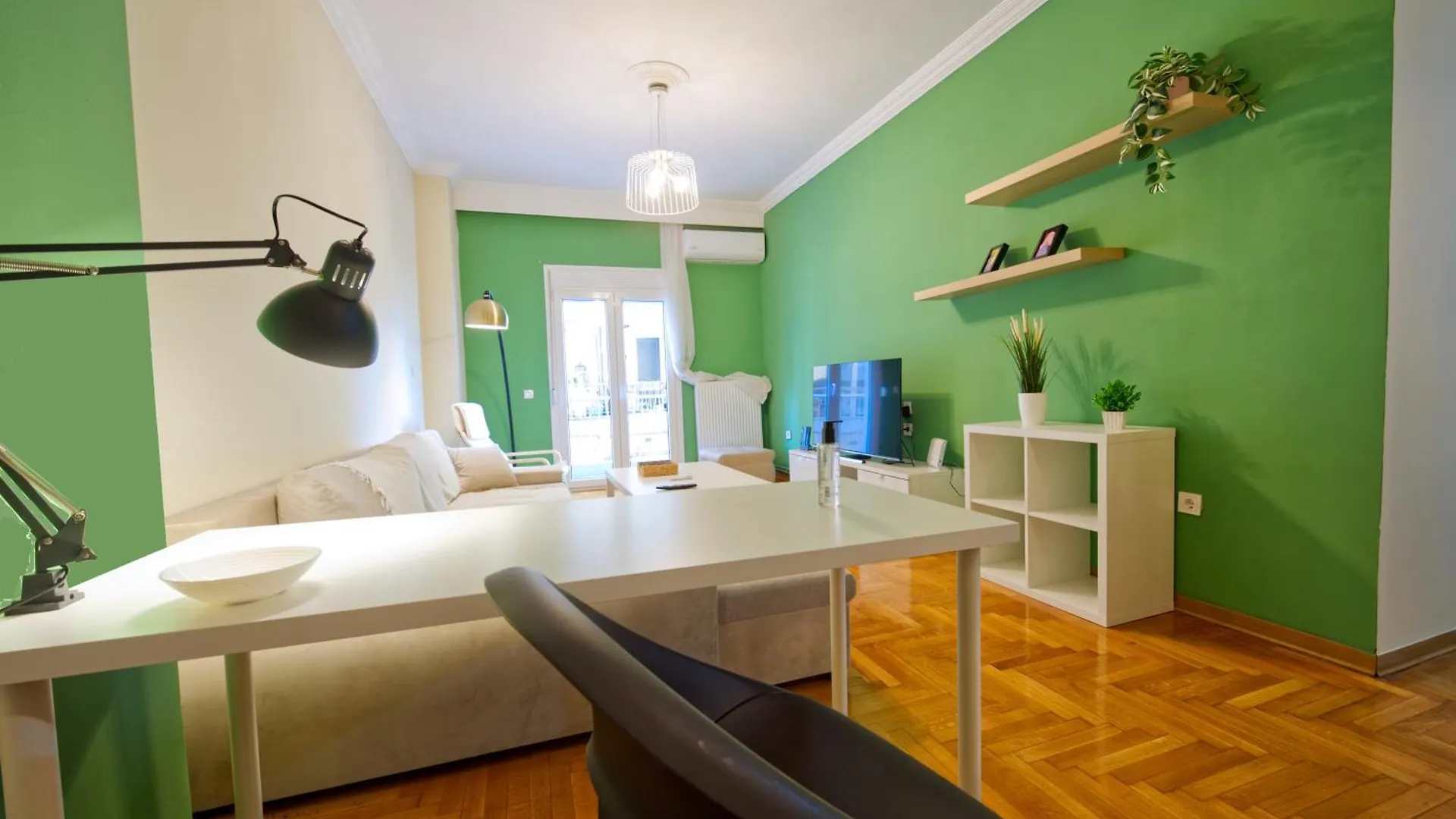 Huge N Happy Apartment Thessaloniki
