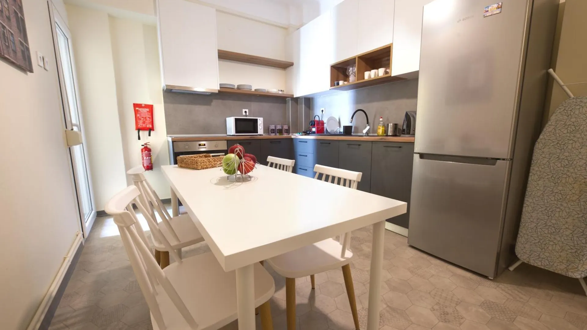 Huge N Happy Apartment Thessaloniki